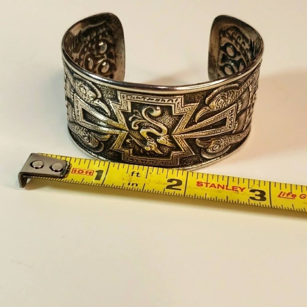 Vintage Sterling Silver Cuff Bracelet Inca Iconography Figures & Bird Decoration - Picture 6 of 9